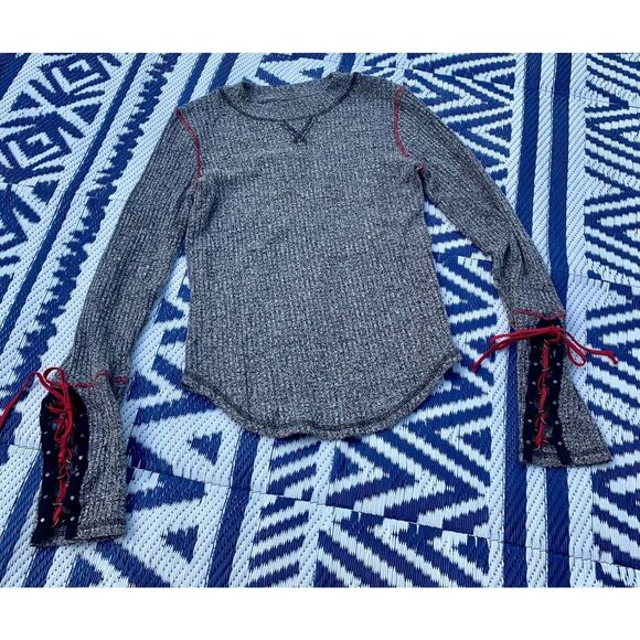 Free People Mountaineer Black Gray BOHO TIE CUFF  KNIT SHIRT Top sz M - Picture 2 of 7